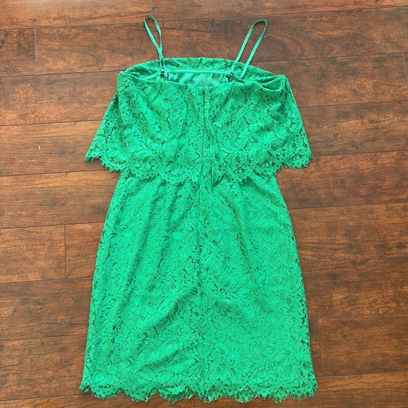 STUNNING BB Dakota green structured dress! Size 4, removable straps. - Picture 2 of 4